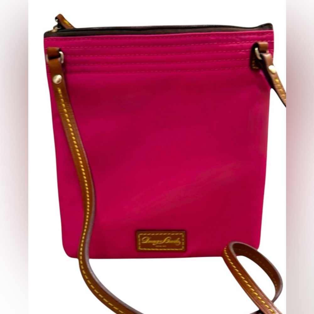 Dooney & Bourke North South Triple Zip crossbody bag excellent condition - Picture 4 of 8